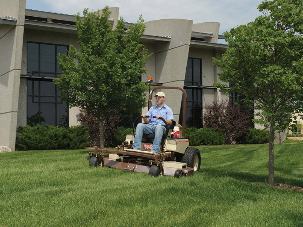 jak-bezpecne-zachazet-s-palivem-do-sekacek