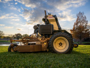 grasshopper_stand_on_tomitruck