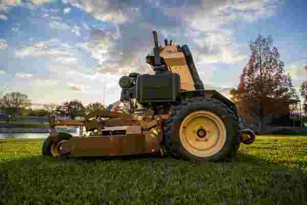 grasshopper_stand_on_tomitruck