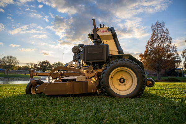 grasshopper_stand_on_tomitruck