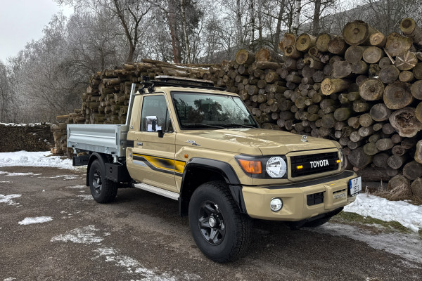 landcruiser_toyota_tomitruck