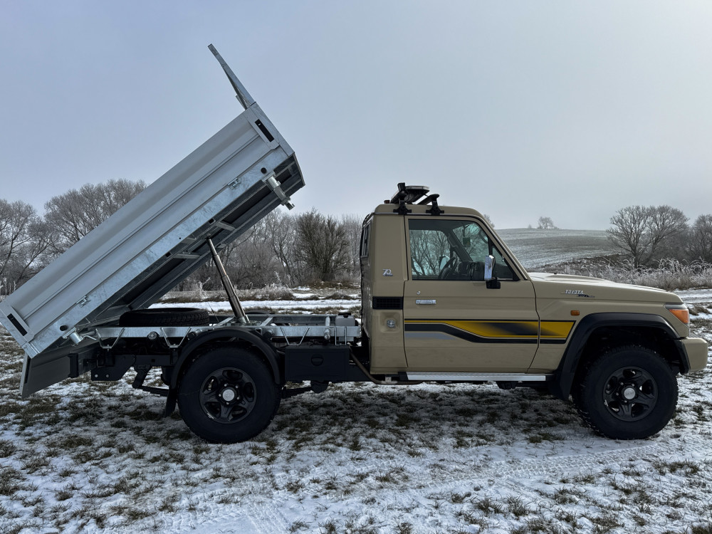 novinka-toyota-land-cruiser-79