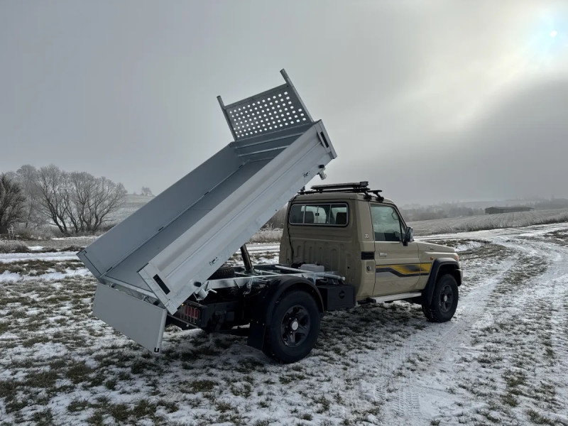 toyota_lc_79_tristranny_sklapec