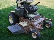 grasshopper_stand_on_so26